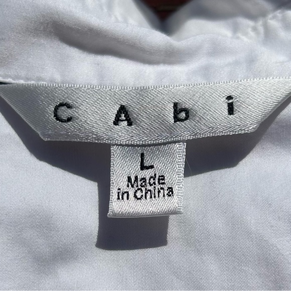 Sz L-CAbi white button up shirt with grosgrain details & elastic band in back - Picture 5 of 5
